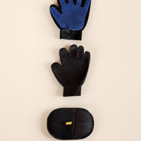 What's in the box — one pair of grooming gloves and one two-sided furniture mitt